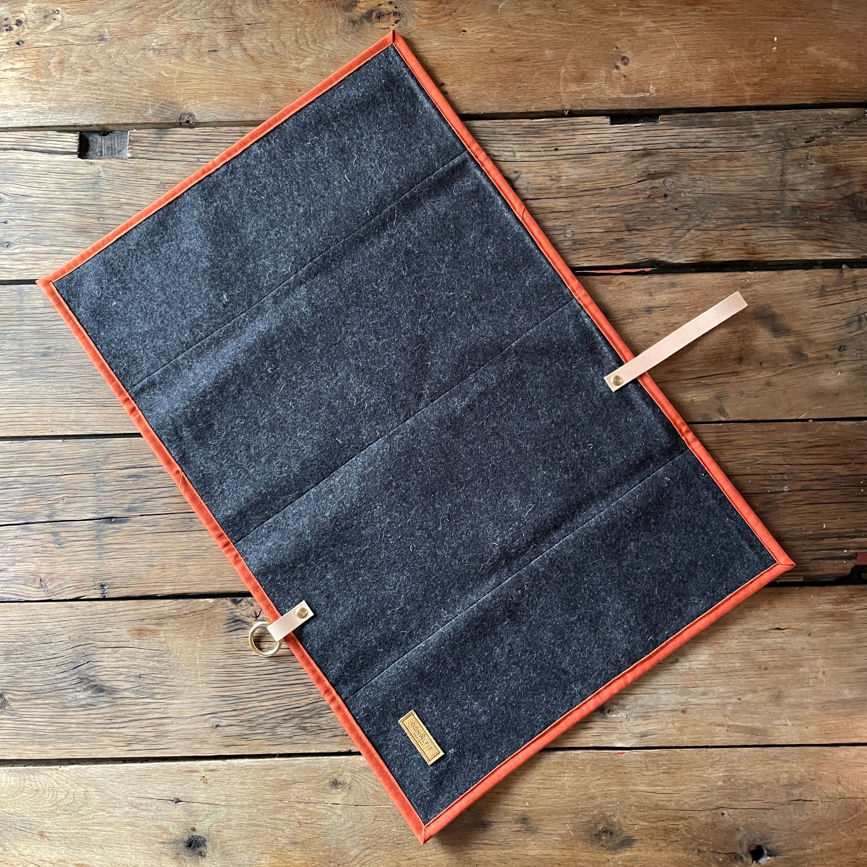 Dog Settle Mat - Himalayan